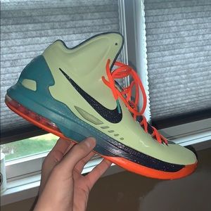 KD V Extraterrestrial